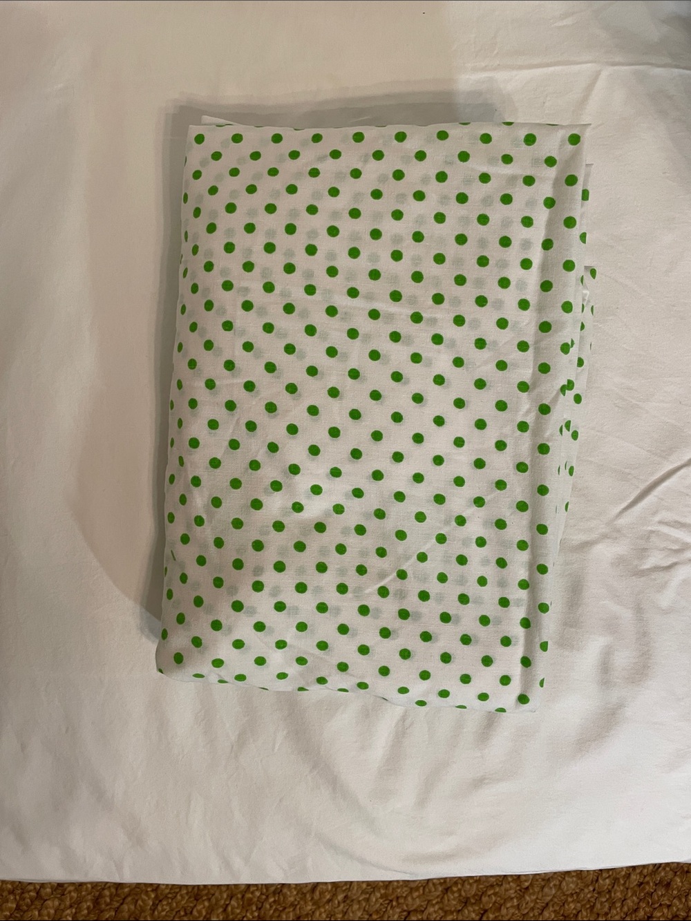 Vintage Green polkadots queen fitted sheet